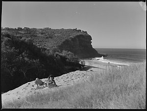 File 05: Bungan Beach headland, 1940 / photographed by ...