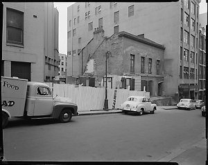 File 21: Old Sydney, Jamison Street, August 1955 / phot...