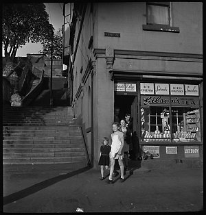 File 73: Kids at corner store, Kent St, [ca 1947] / pho...