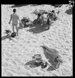 File 19: Manly & Bondi?, [1950s] / photographed by Max ...