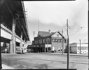 File 09: Circular Quay Wharf, with expressway on left, ...