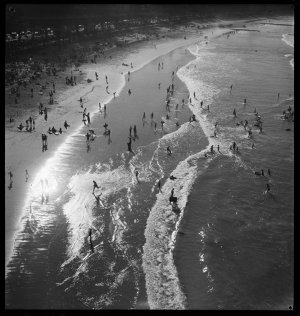 File 23: Manly (surfers), 1938 / photographed by Max Du...
