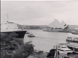 Arrival of Q.E. 2 and Concorde in Sydney