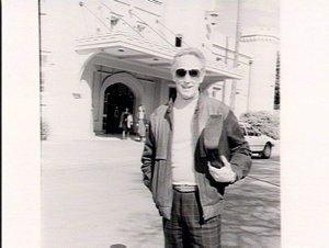 Portrait of Don Burrows in front of the Conservatorium