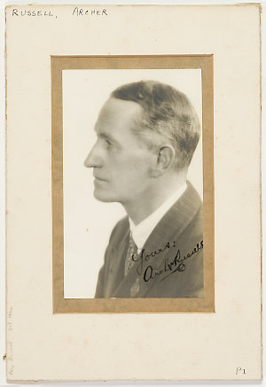 Archer Russell, writer, 1934 / Falk