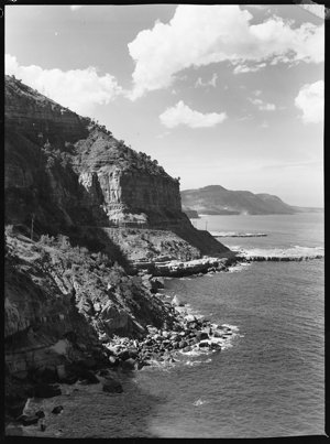 File 07: Wollongong headlands, [ca 1940] / photographed...