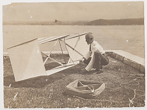 Lawrence Hargrave [working on a boxkite, Woollahra Poin...