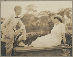 Norman Lindsay and Rose Lindsay (?), ca. 1920 / photogr...
