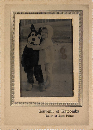 [Felix the Cat doll and a child] : souvenir of Katoomba...