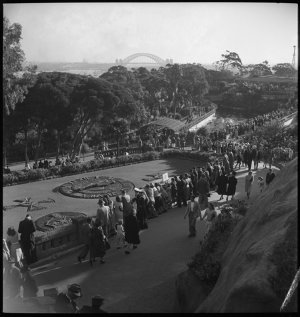 File 03: Sydney book, zoo, [1930s-1940s] / photographed...