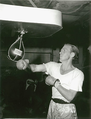 Jimmy Carruthers training for a fight against feather-w...