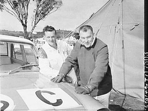 Armstrong 500 car race, Mount Panorama, Bathurst