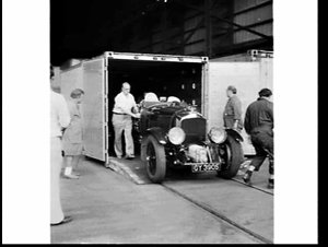 Unloading Lord Montagu of Beaulieu's vintage Bentley fr...