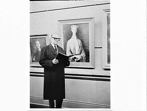 Portrait of William Dobell at his exhibition of paintin...