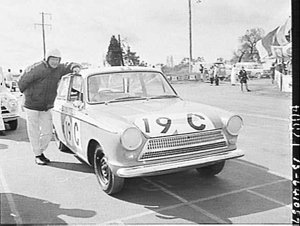 Armstrong 500 car race, Mount Panorama, Bathurst