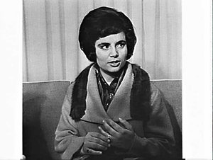 Miss Antoinette Speteri, 100,000th Maltese migrant to A...