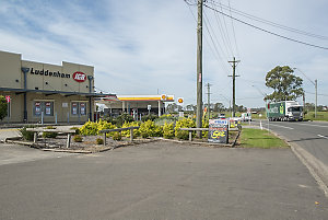 Item 20: Shopping Centre IGA, 2130 The Northern Road, L...