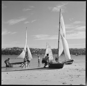 File 22: Sailboats at Castle Rock, April 1963 / photogr...