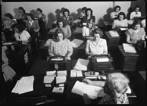 File 32: Miss Hales typing class, 1943 / photographed b...