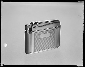 File 04: [Commercial products], 1930-1969 / photographe...