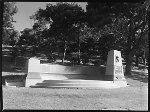 File 33: E.J. Hallstrom Banks Memorial at Kurnell, Jan ...