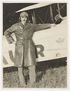 Sir Hudson Fysh - photographs, early flights and person...