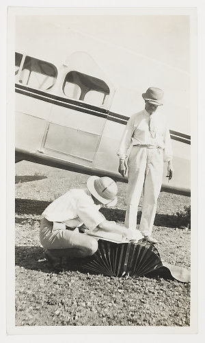 Sir Hudson Fysh - photographs, early flights and person...