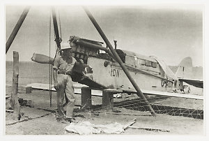 Sir Hudson Fysh - photographs, air crashes, 1923-1942