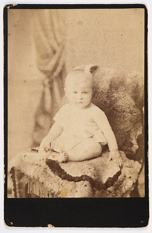 Item 01: Wilshire family photographs, ca. 1892-1930