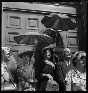 File 05: Waiting for the Queen in Macquarie St, 1953-19...