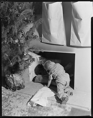 File 40: Small boy looking up chimney, Fred Hosking, De...