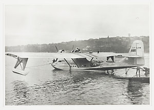 Sir Hudson Fysh - photographs, identified aeroplanes, 1...