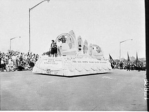 1964 Waratah Spring Festival procession
