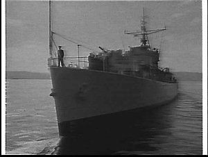 HMAS Diamantina leaving for Perth