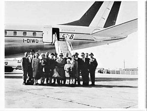 Departure of Alitalia DC-8 flight for Italy, Mascot