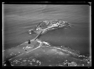 Item 32: Milton Kent aerial views of Bare Island, Homeb...