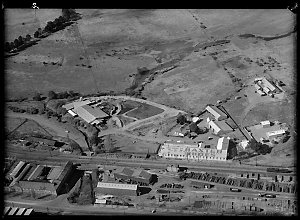 Item 14: Milton Kent aerial views of Camperdown, Goulbu...