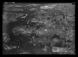 Item 74: Milton Kent aerial views of Macquarie Universi...