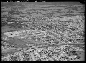 Item 34: Milton Kent aerial views of Flemington, Port K...