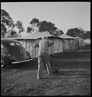 File 04: Narrabeen camp site, 1940s / photographed by M...