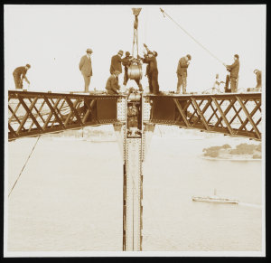 Item 02: Box 7 Slides of Harbour Bridge during construc...