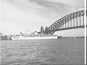 Sitmar liner Fairstar departs, Sydney Harbour
