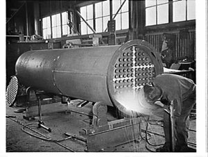 Using CIG equipment to weld a large steel boiler