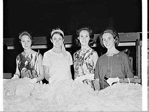 Miss Easter Show 1964 contestants visit the wool judgin...