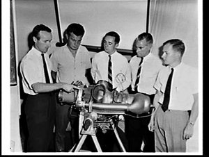 Technical class discusses a jet aeroplane engine at Haw...