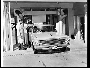 Drive-in car wash, Shell Service Station, Darlinghurst