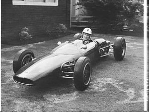 Cliff Trefrey builds a racing car at his house, Rodd Po...