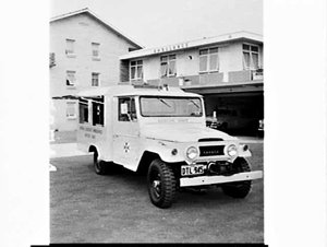 Toyota land cruiser Central District Ambulance Rescue Unit, Narrabeen Ambulance Station