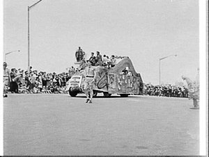 1964 Waratah Spring Festival procession