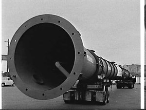 Shell Refinery retort transported on a low-loader from ...